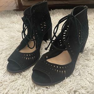 Vince Camuto Women’s Black Block Heel Size 6.5